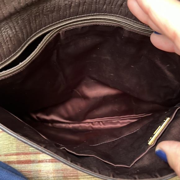 Fendi leather bag bought in Italy bought in the 80’s . Excellent cond - Picture 9 of 10